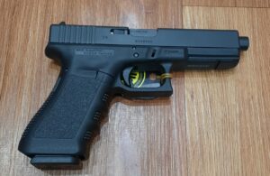 USED (CONSIGNMENT) AS NEW - UNFIRED GLOCK 17A GEN 3 9MM SEMI AUTO ALL ORIGINAL CASE AND ACCESSORIES