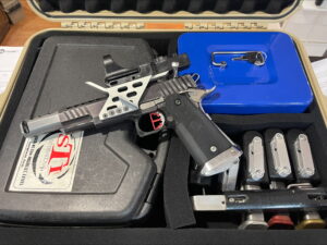 USED CONSIGNMENT STI INTERNATIONAL 2011 MUSKRAT CUSTOM 38SUPER W/ 4 MAGAZINE - ORIGINAL HARDCASE - TACTIX HARDCASE  - IPSC VIPER HOLSTER - 4 MAGNETIC MAGAZINE HOLD